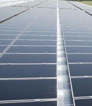 Paneles solares en el techo de enviolet