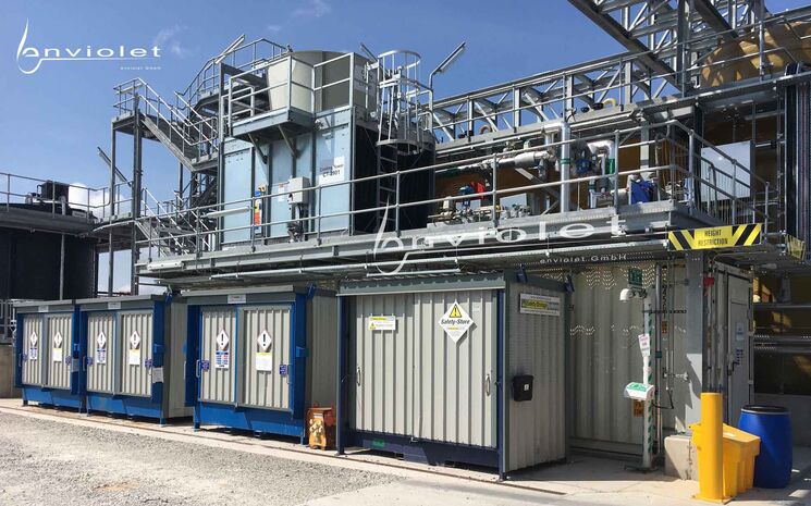 UV-oxidatie-installatie voor het vaststellen van de volledige biologische zuiverbaarheid van industrieel afvalwater